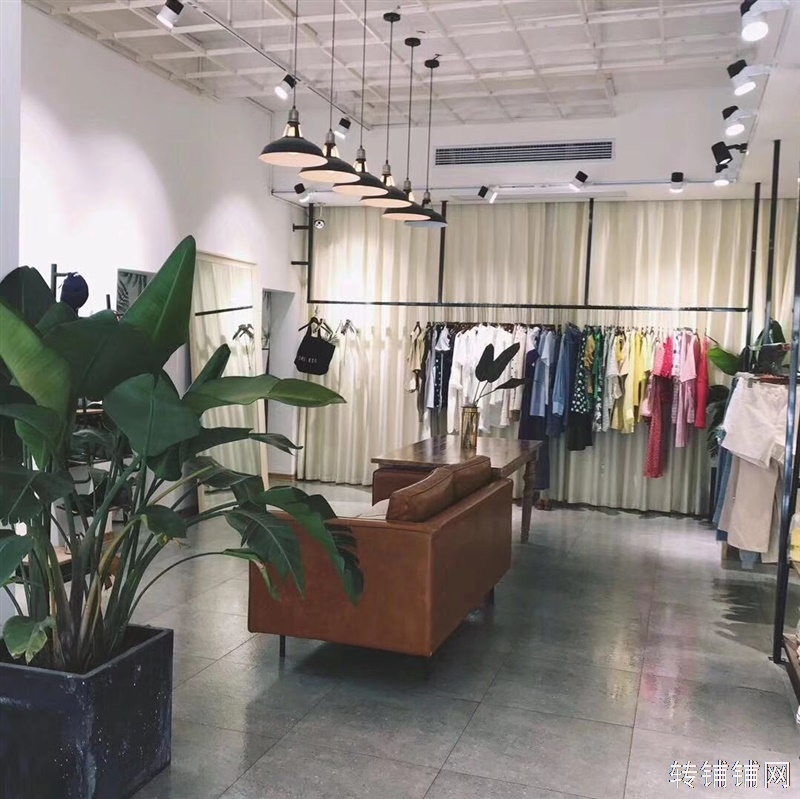 恩施市沿江路知名韩国女装店转让