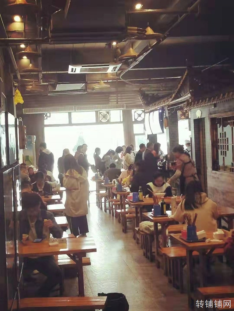 华龙城临街餐馆转让