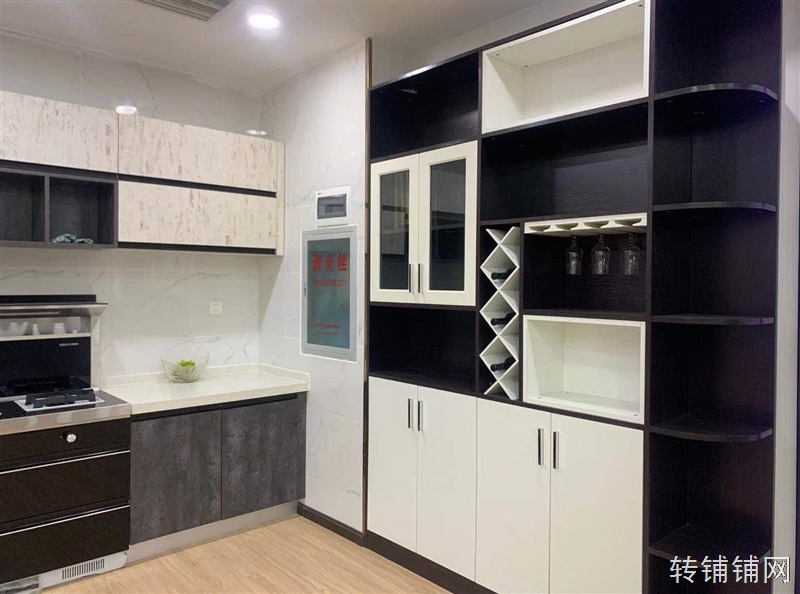 武陵国际临街品牌老店转让