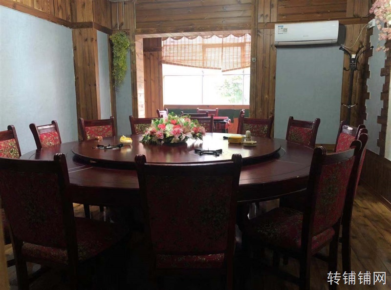 恩施金桂大道国际服装城餐馆转让