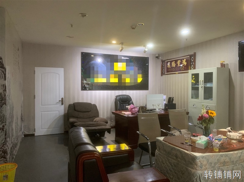 恩施滨江花园临街店面转让（无转让费）