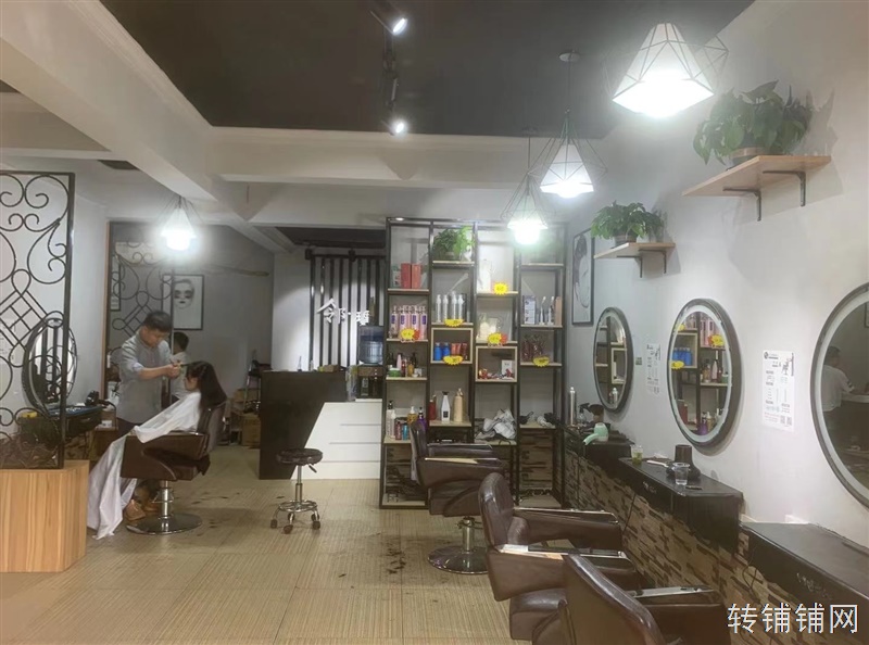 恩施西湖花园美发店转让