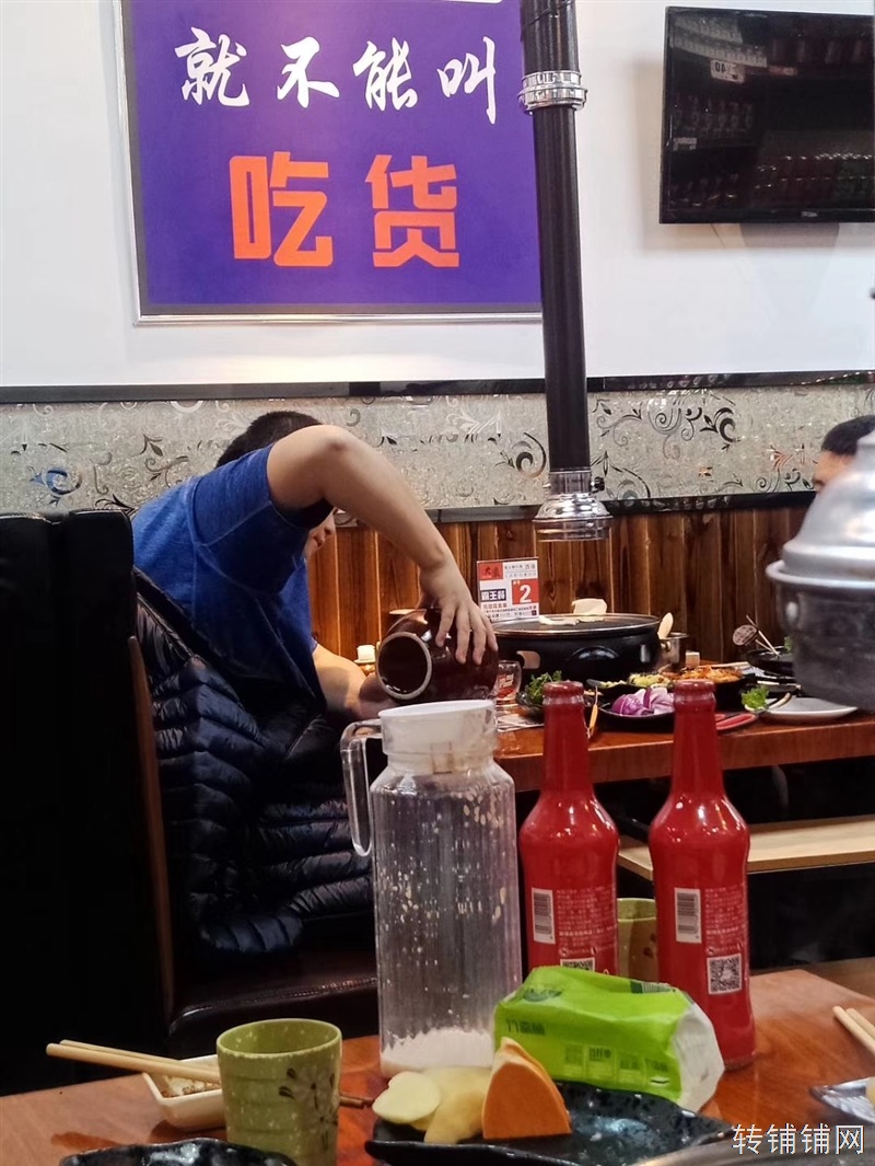 华龙城商业街餐饮一楼