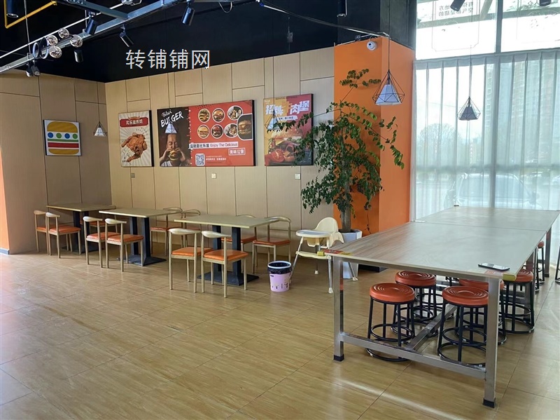 恩施大型社区商底双层旺铺低价转让