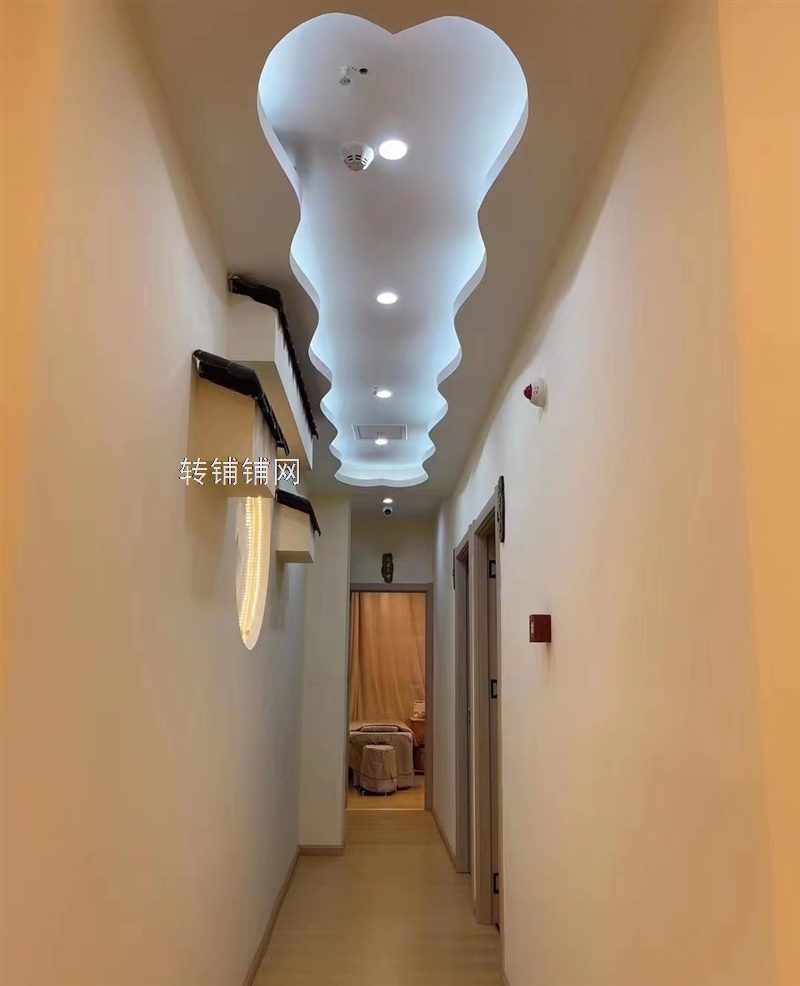 （恩施十字路口旺铺）精装旺铺房东直租