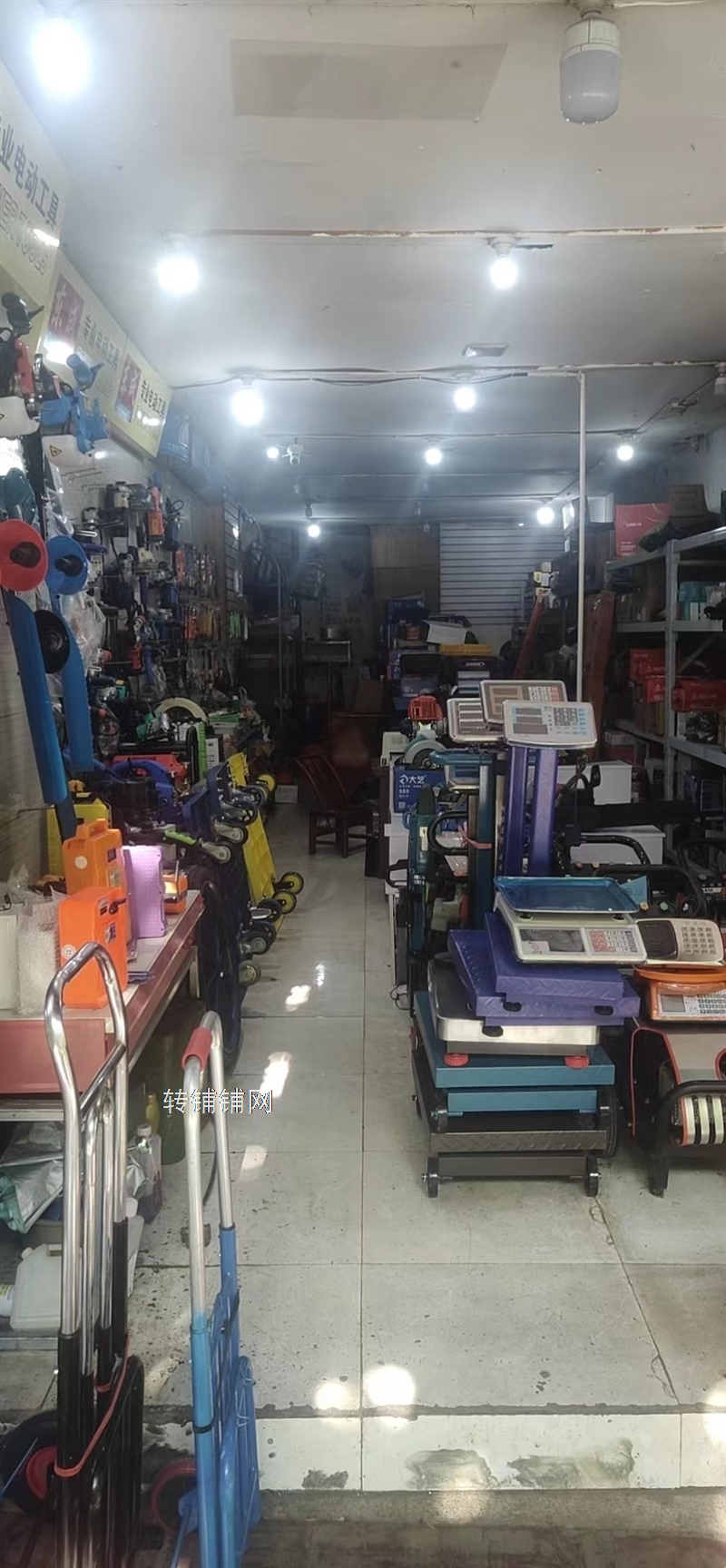 恩施市繁华地段硒都商城旺铺出租