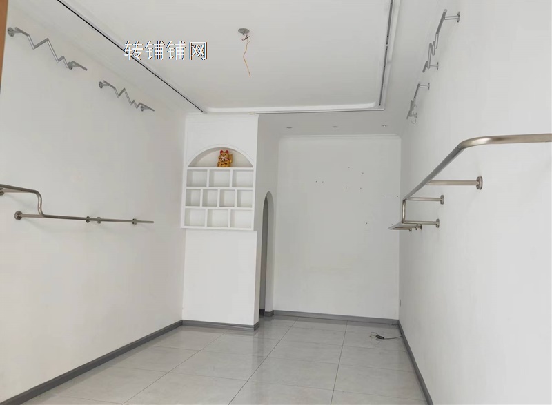 航空花园旁门面出租